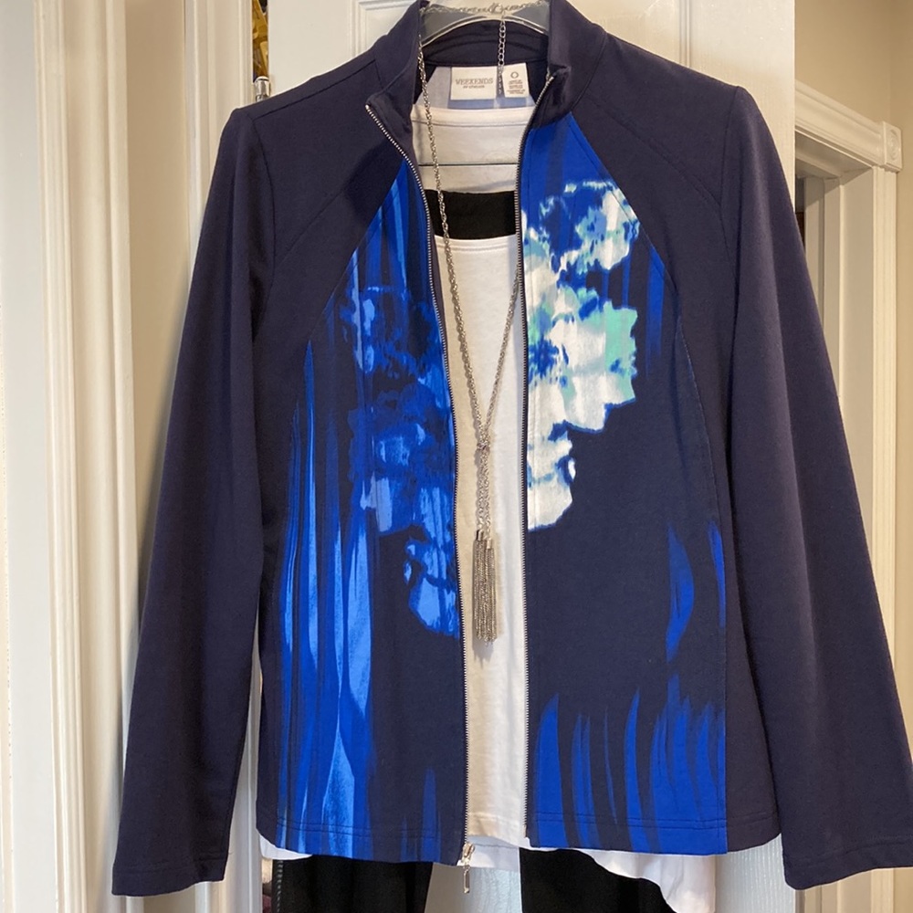 🌟  Host Pick!!! 🌟  NWOT - WEEKENDS by Chico's Dark Blue Workout Jacket Sz 0